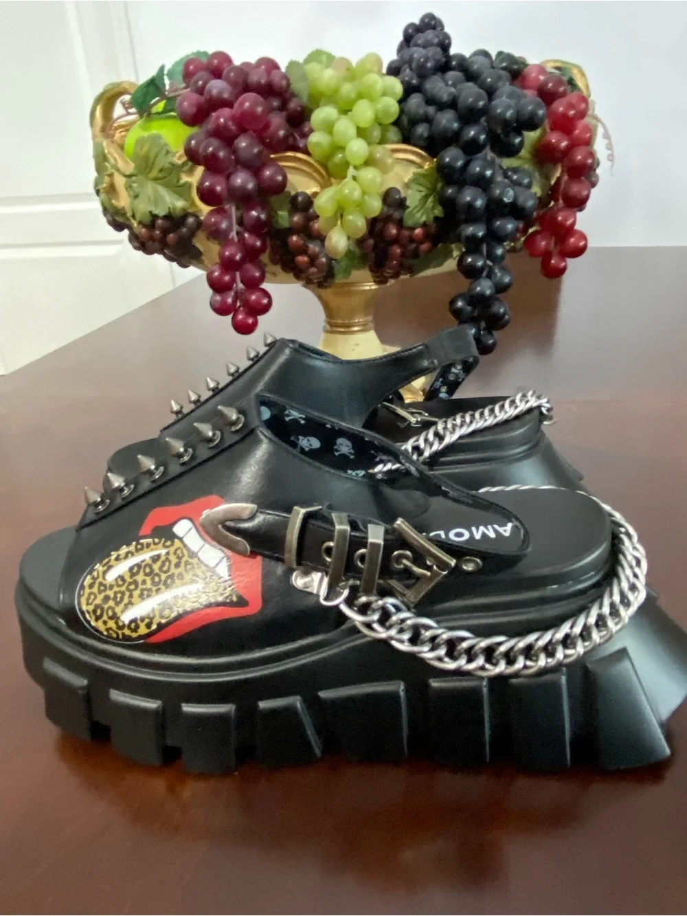MODA Black Platform Chain Sandals with Stud & Leopard Tongue Graphic